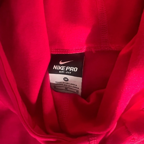 Nike Pro Embossed Heights Vixen Zip Pullover
Sz M - Picture 3 of 5